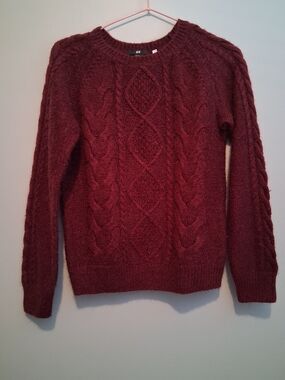 H&M Cable Knit Crewneck Sweater in Burgundy